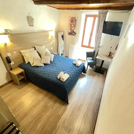 Hotel Du Cheval Blanc Barcelonnette Exterior photo