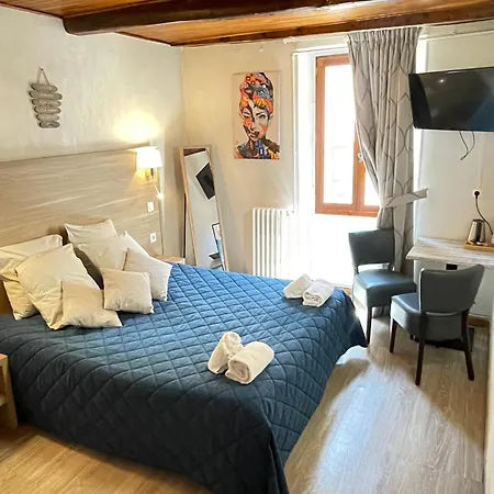 Hotel Du Cheval Blanc Barcelonnette Exterior photo