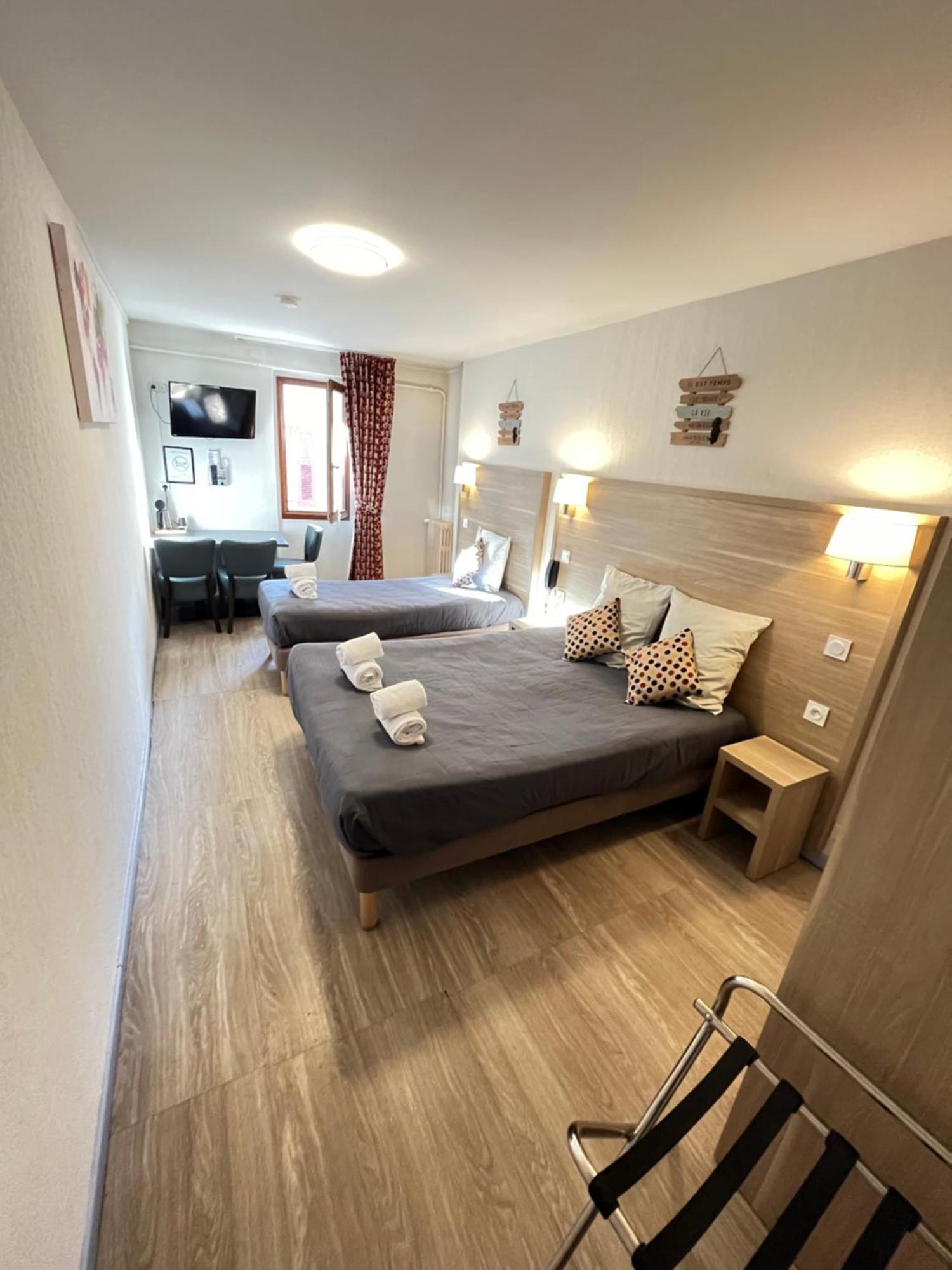 Du Cheval Blanc Hotel 2*